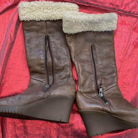 Ugg’s Platform Brown Wool Lace Up Heel Boots - Picture 8 of 8